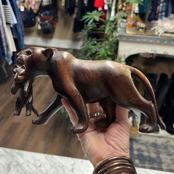 Vintage Wooden Carved Lion Mama and Cub - Picture 10 of 11
